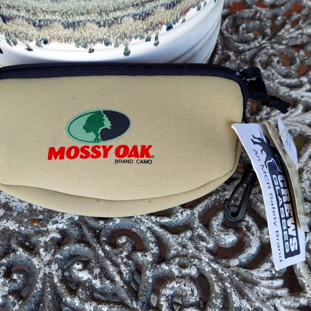 Mossy Oak Safety Glasses w/ Case
